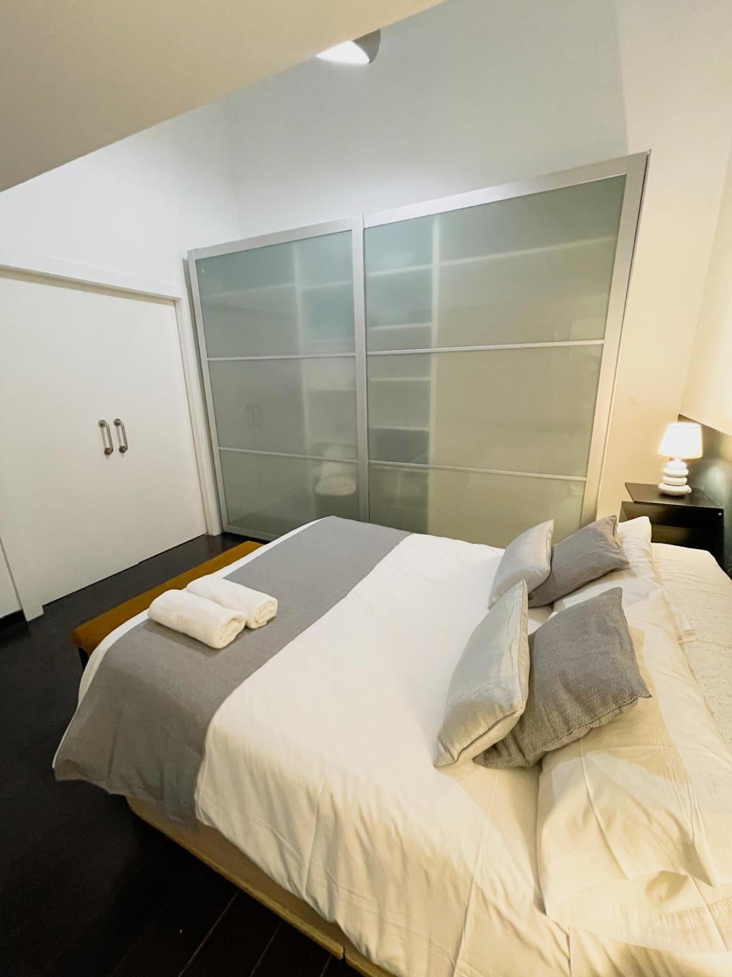 Carretas Duplex Exterior Derecha Apartman Madrid Kültér fotó